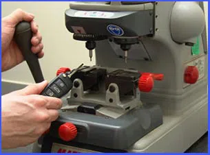 Rowlett Locksmith Service Rowlett, TX 972-512-6352 - 14-auto-car-key-cut